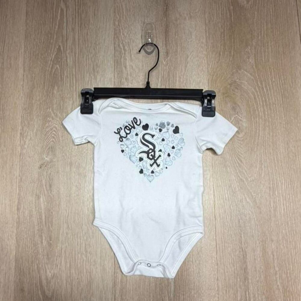 Mlb White and Cream Sleepsuits-babygrows